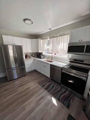 Private kitchen - Peaceful Onset Beach Home. 5 Bedrooms, Wareham MA (Wareham)