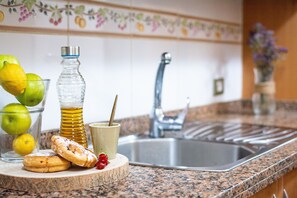 Fridge, microwave, oven, stovetop - Vacation Apartment 'Boreas Paradise Costa Del Silencio' with Shared Pool, Wi-Fi and Air Conditioning (Costa del Silencio)