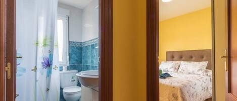 2 bedrooms, bed sheets