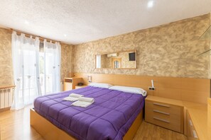 7 chambres, fer et planche à repasser, accès au Wi-Fi (inclus)