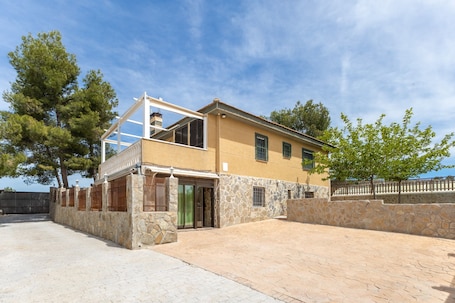 Exterior. Holiday Home 'Los Almendros' with Private Pool, Wi-Fi and Air Conditioning
