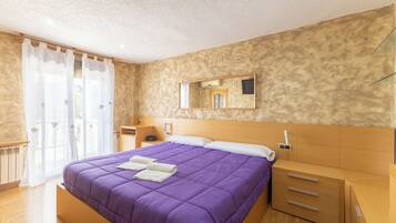 7 dormitorios, tabla de planchar con plancha, wifi gratis y ropa de cama