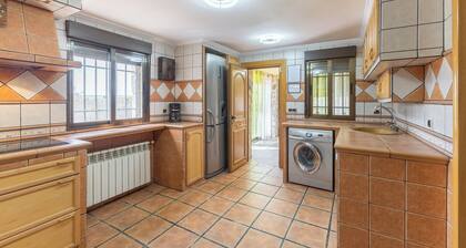 Holiday Home 'Los Almendros' with Private Pool, Wi-Fi and Air Conditioning