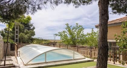 Holiday Home 'Los Almendros' with Private Pool, Wi-Fi and Air Conditioning