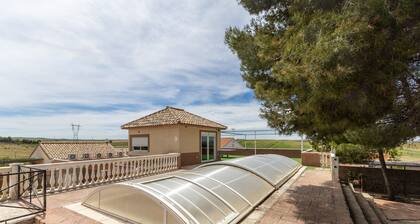 Holiday Home 'Los Naranjos' with Mountain Views, Wi-Fi, and Air Conditioning