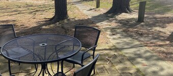 Lakefront Cabin on Higgins Lake.  Only steps from the water! boat buoy available