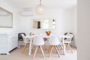 Dining - Villa 'Vistamar' with Sea View, Wi-Fi and Air Conditioning (Tossa de mar)