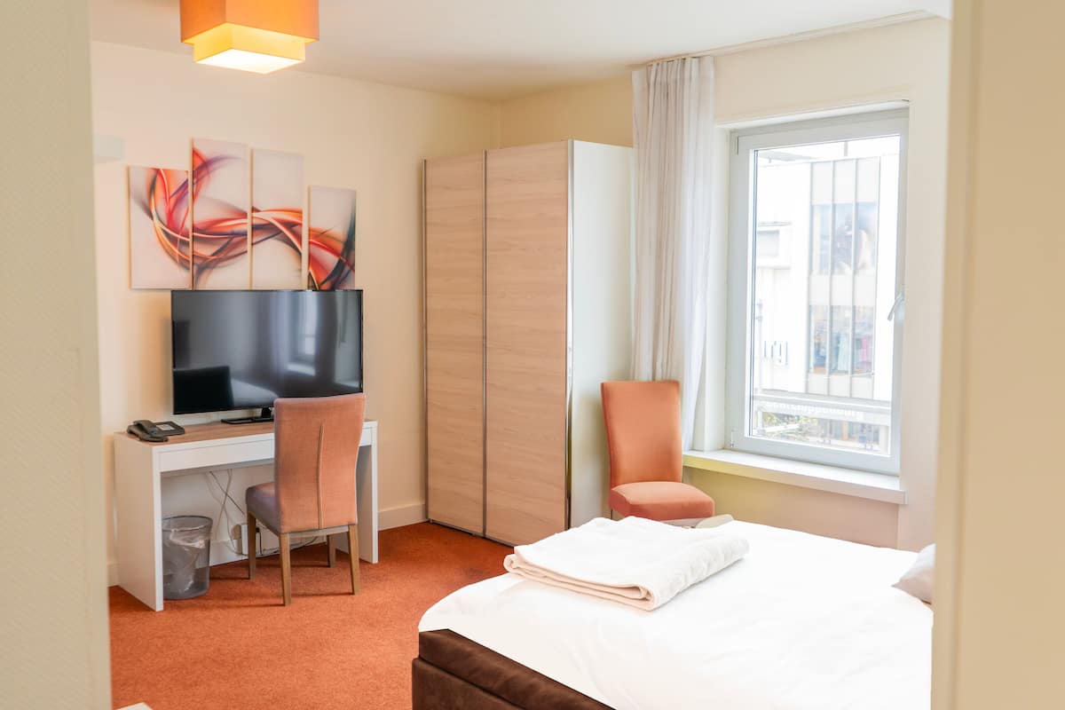Superior kamer, 1 twee- of 2 eenpersoonsbedden | Een bureau, gratis wifi, beddengoed