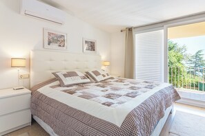 3 chambres, fer et planche Ă repasser, Wi-Fi gratuit, draps fournis