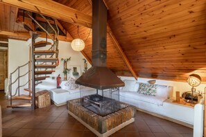 Téléviseur, foyer, lecteur de DVD