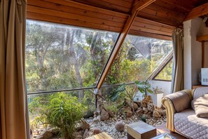 Téléviseur, foyer, lecteur de DVD