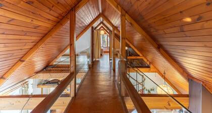 Chalet 'Casa De Cuento' with private pool, private terrace and Wi-Fi