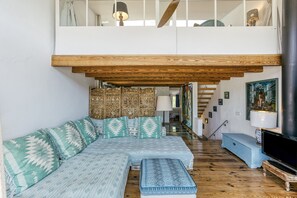 Télévision, cheminée