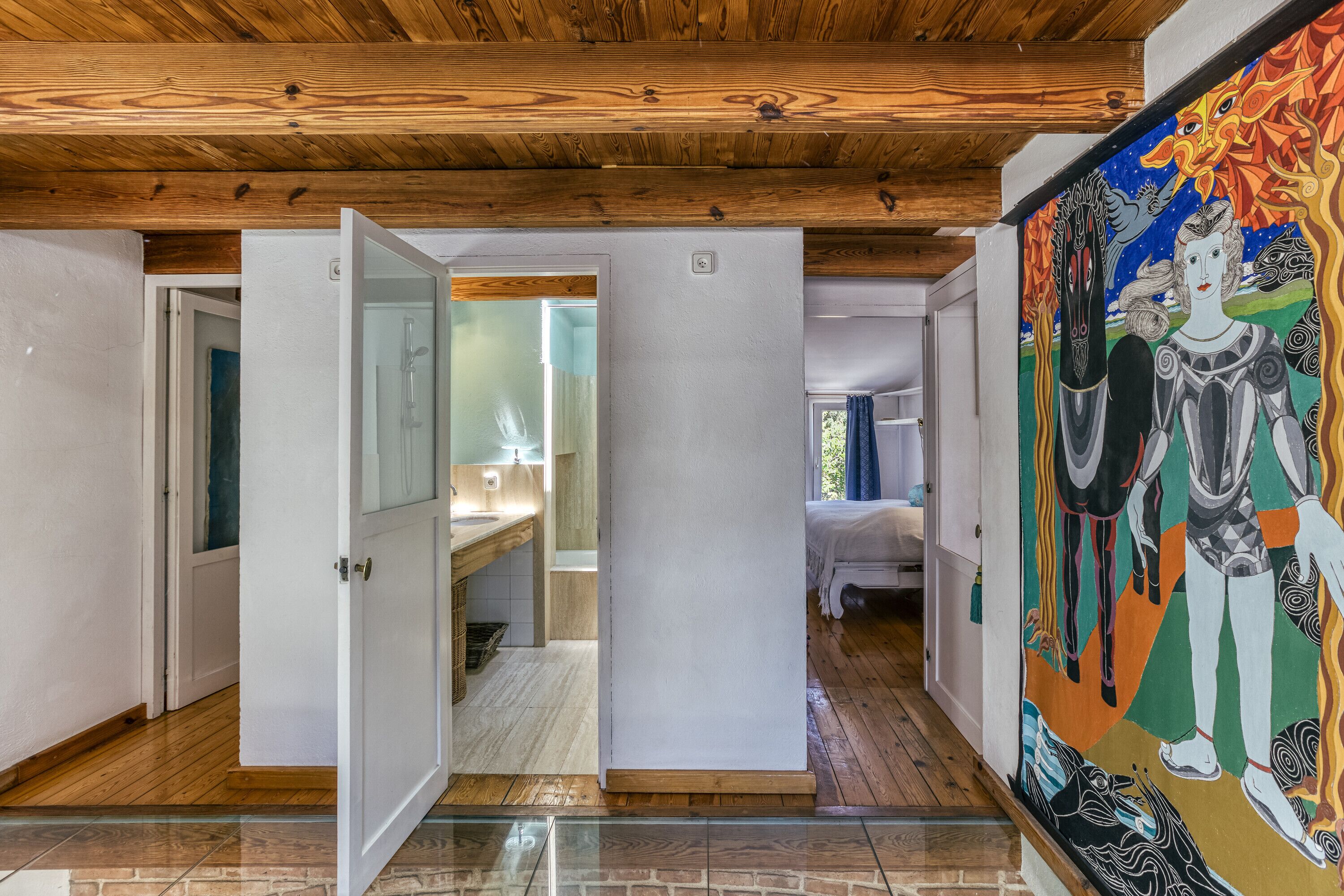 3 slaapkamers, een strijkplank/strijkijzer, gratis wifi, beddengoed