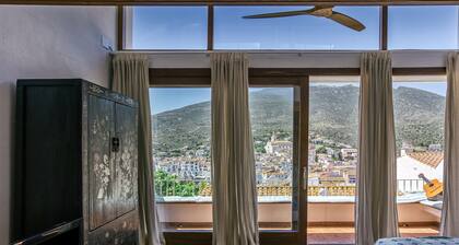 Holiday Home 'Designer House with Panoramic Views' with Sea View and Air Conditioning