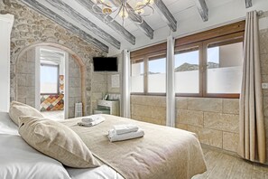 6 camere, ferro/asse da stiro, Wi-Fi gratuito, lenzuola