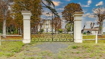 Enceinte de lâhĂ©bergement