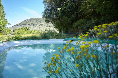 Ferienhaus 'El Soto' mit Bergblick, privatem Pool und WLAN