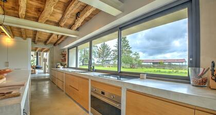 Maison de campagne 'Le Domaine De La Férédie' avec piscine privée, Wi-Fi et climatisation