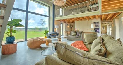 Maison de campagne 'Le Domaine De La Férédie' avec piscine privée, Wi-Fi et climatisation