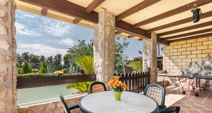 Villa 'Capricho' with Mountain View, Wi-Fi and Air Conditioning