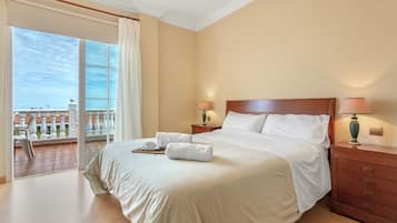 5 habitaciones, tabla de planchar con plancha y wifi gratis