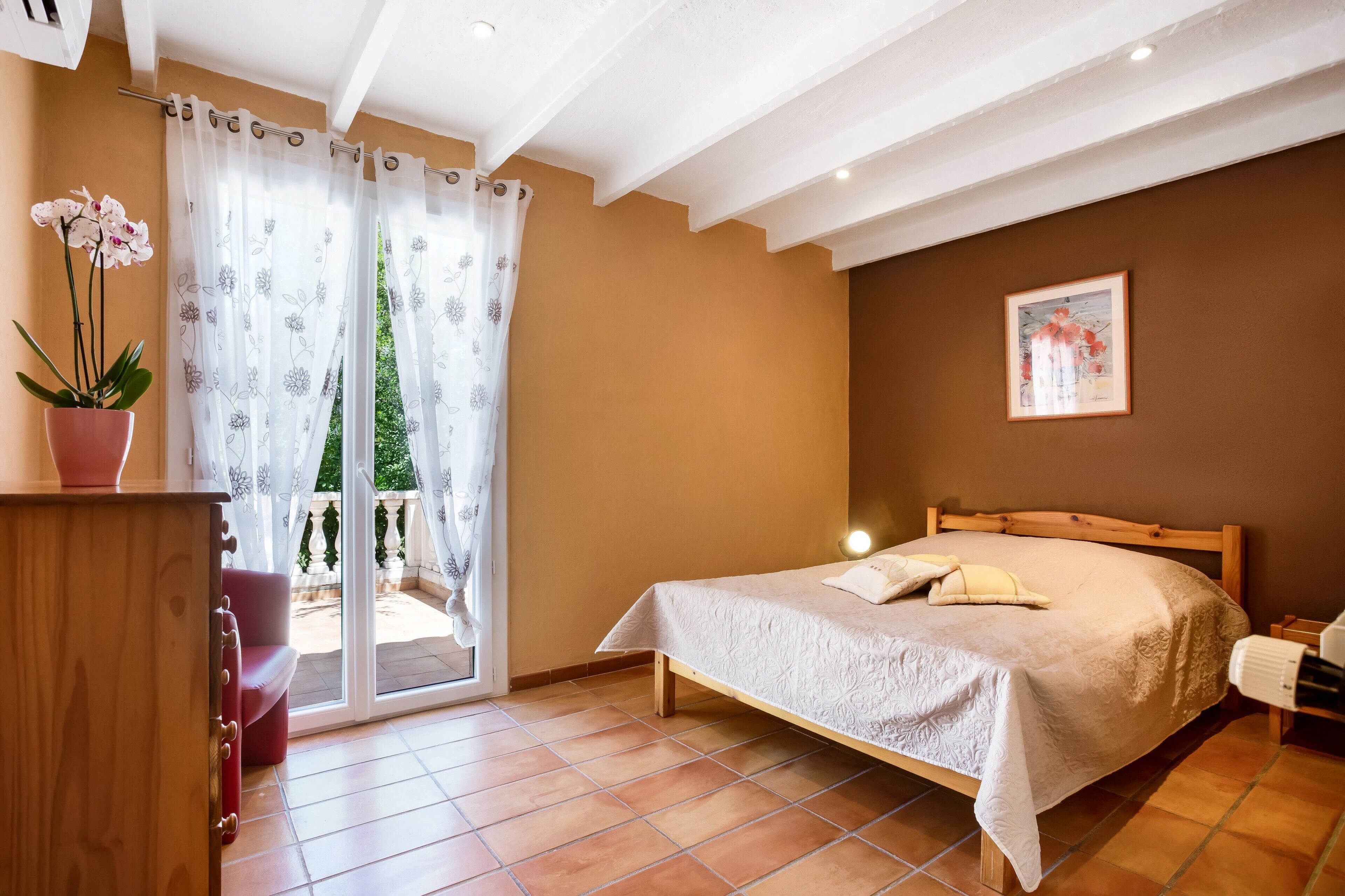 3 bedrooms, free WiFi, bed sheets