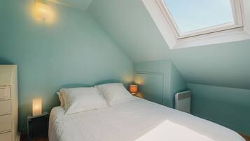 1 slaapkamer, een strijkplank/strijkijzer, gratis wifi