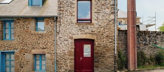 Holiday Home 'Les Mouettes Cancale' with Private Terrace and Wi-Fi