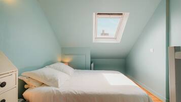 1 bedroom, iron/ironing board, free WiFi