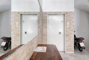 Interior - Apartment 'Pallada' with Balcony, Wi-Fi and Air Conditioning (Athina)