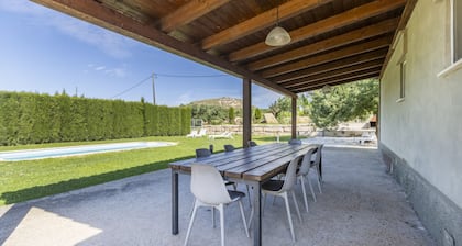 Wonderful Holiday Home Mas de l' Anneta