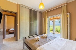 3 bedrooms, iron/ironing board, free WiFi, bed sheets