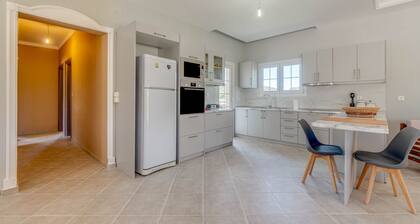 Country House 'Billo' with Private Terrace, Balcony and Air Conditioning