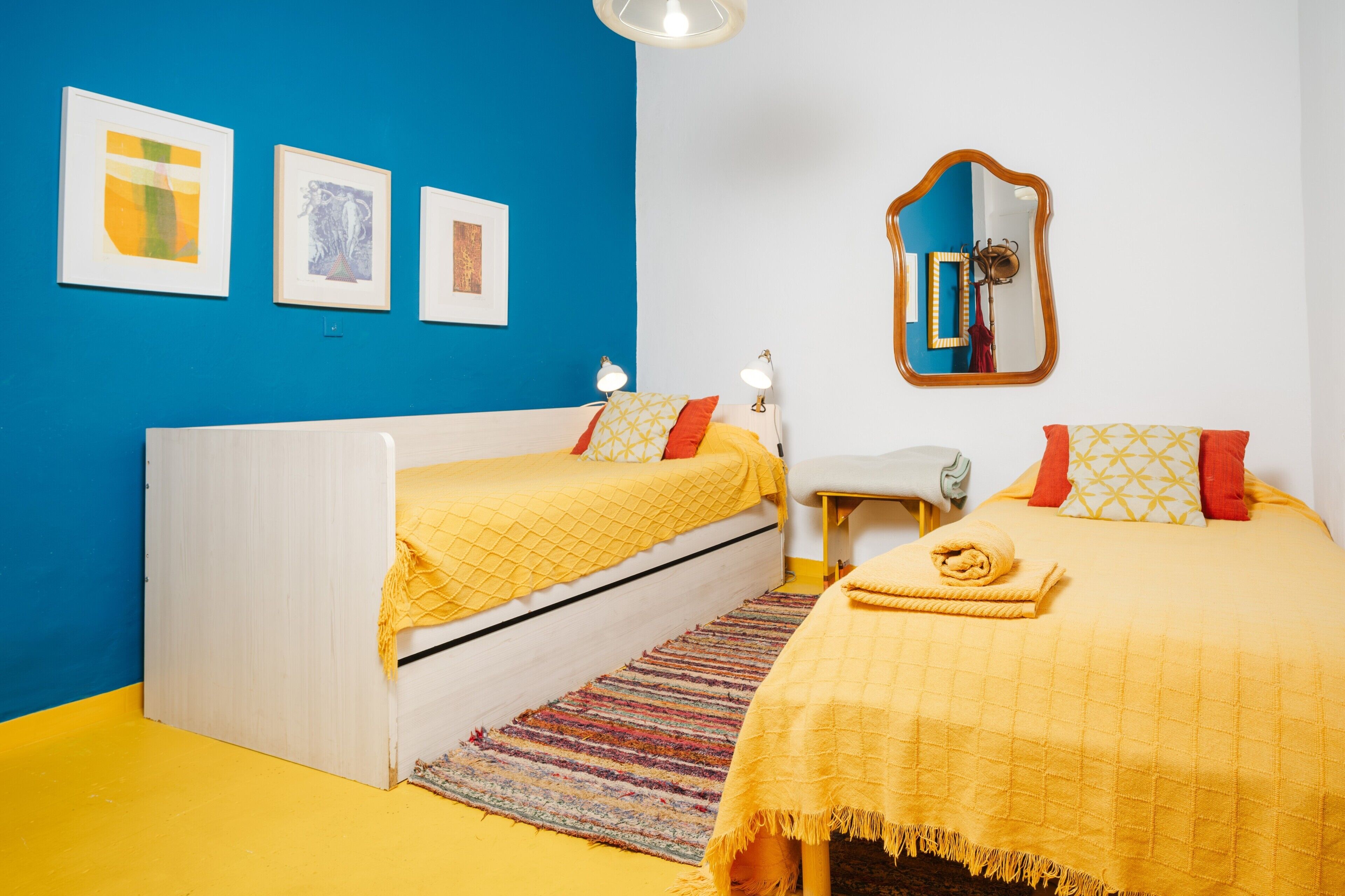 2 bedrooms, iron/ironing board, free WiFi, bed sheets