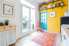 Interior - Holiday Home 'Art and Relaxation in Seville' with Private Terrace, Wi-Fi and Air Conditioning (Sevilla)