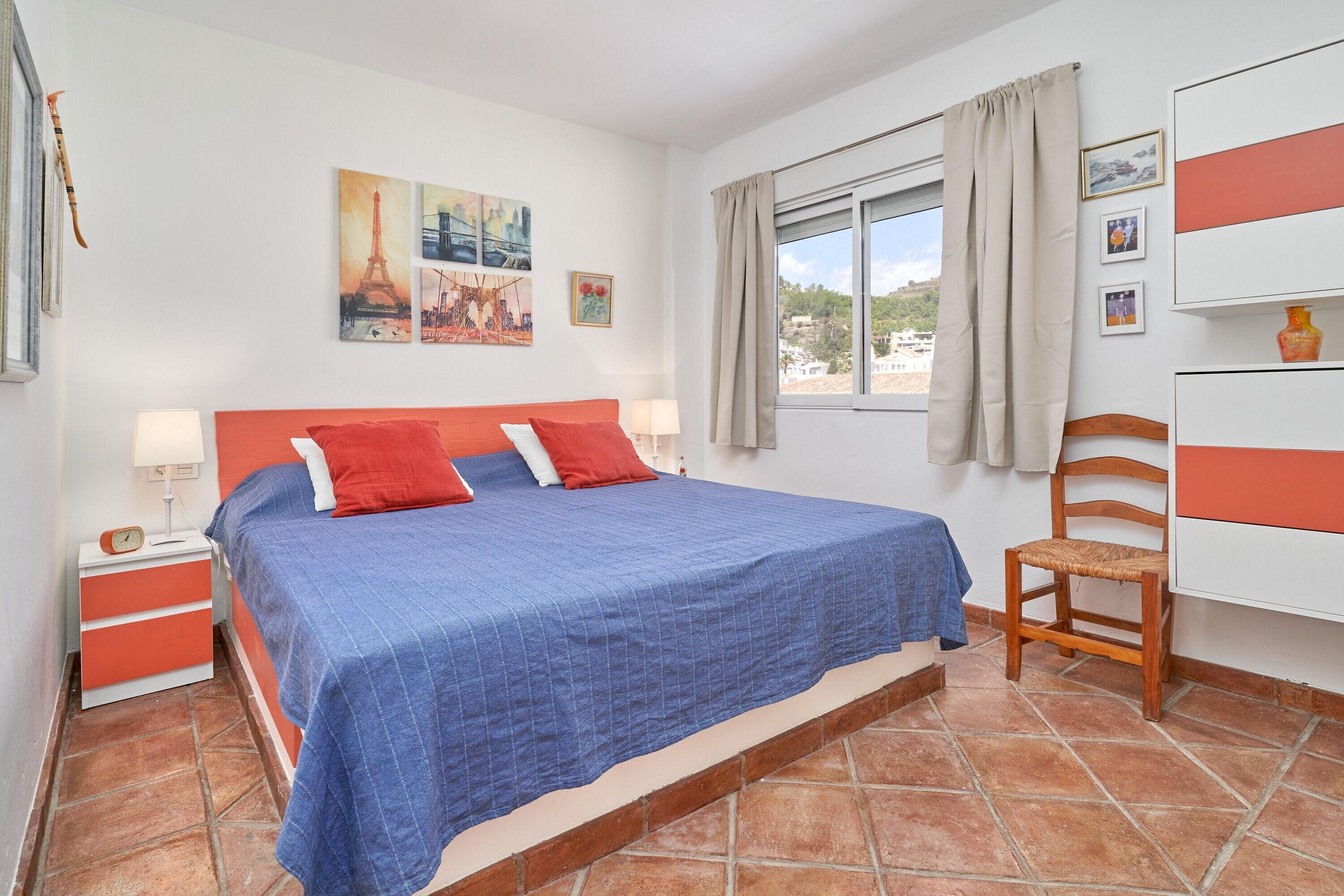 2 slaapkamers, een strijkplank/strijkijzer, gratis wifi, beddengoed