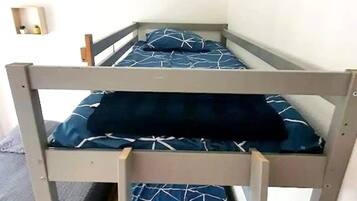 2 bedrooms, free WiFi, bed sheets