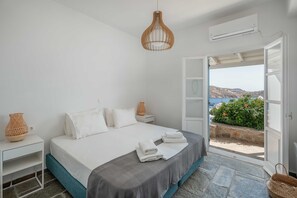 3 bedrooms, iron/ironing board, free WiFi, bed sheets - Holiday Home 'Bella Vista' with Sea View, Wi-Fi and Air Conditioning (Serifos)