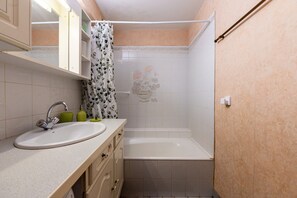 Douche, serviettes fournies