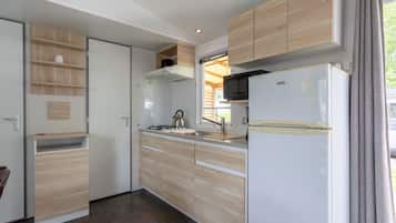 KĂŒhlschrank, Mikrowelle, Ofen, Herdplatte