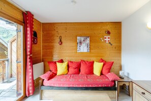 TV, mesa de pingue-pongue