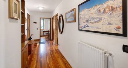 San Lorenzo 2 in Vinigo Apartment with Mountain Views and Wi-Fi