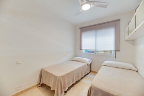 3 bedrooms, iron/ironing board, free WiFi, bed sheets - Apartment 'Vivienda Casco Antiguo De Marbella' with Balcony, Wi-Fi and Air Conditioning (Marbella)