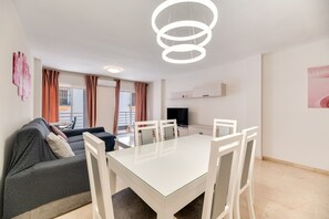 Interior - Apartment 'Vivienda Casco Antiguo De Marbella' with Balcony, Wi-Fi and Air Conditioning (Marbella)