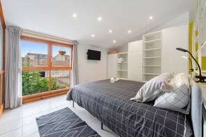 1 bedroom, iron/ironing board, free WiFi, bed sheets