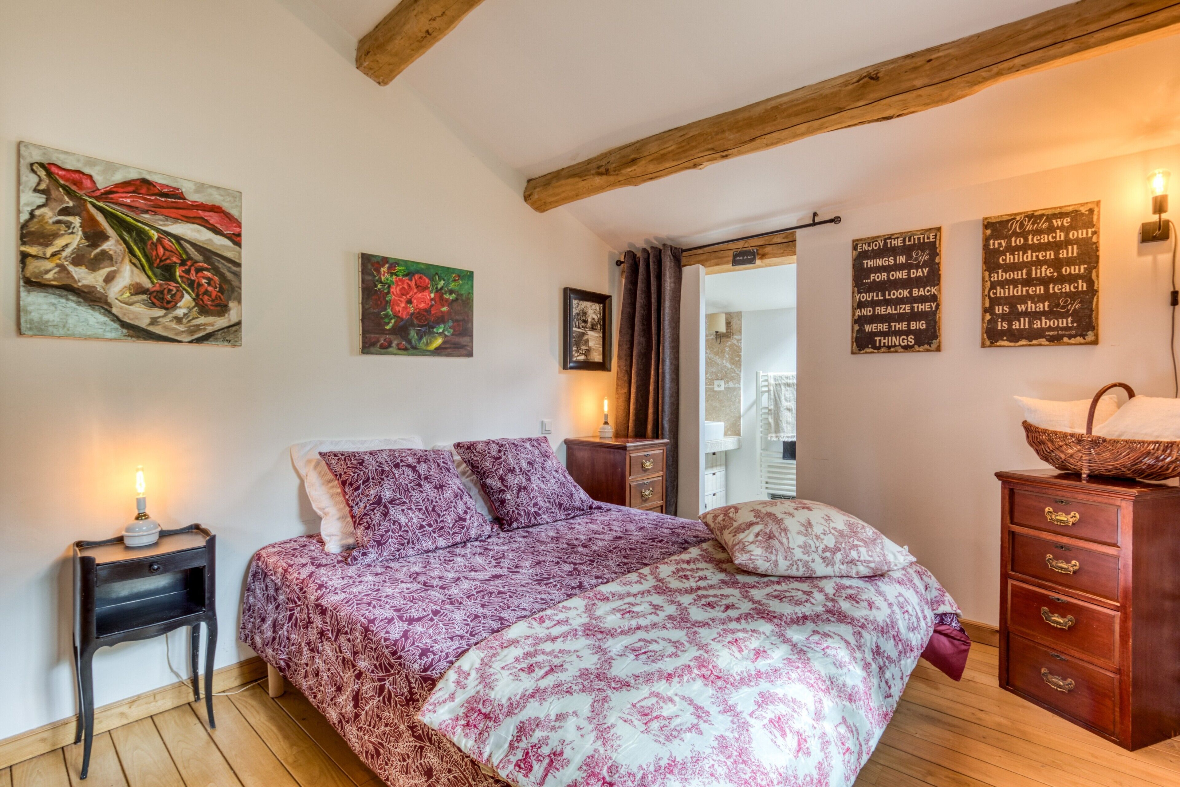 2 Schlafzimmer, Schreibtisch, Bügeleisen/Bügelbrett, kostenloses WLAN