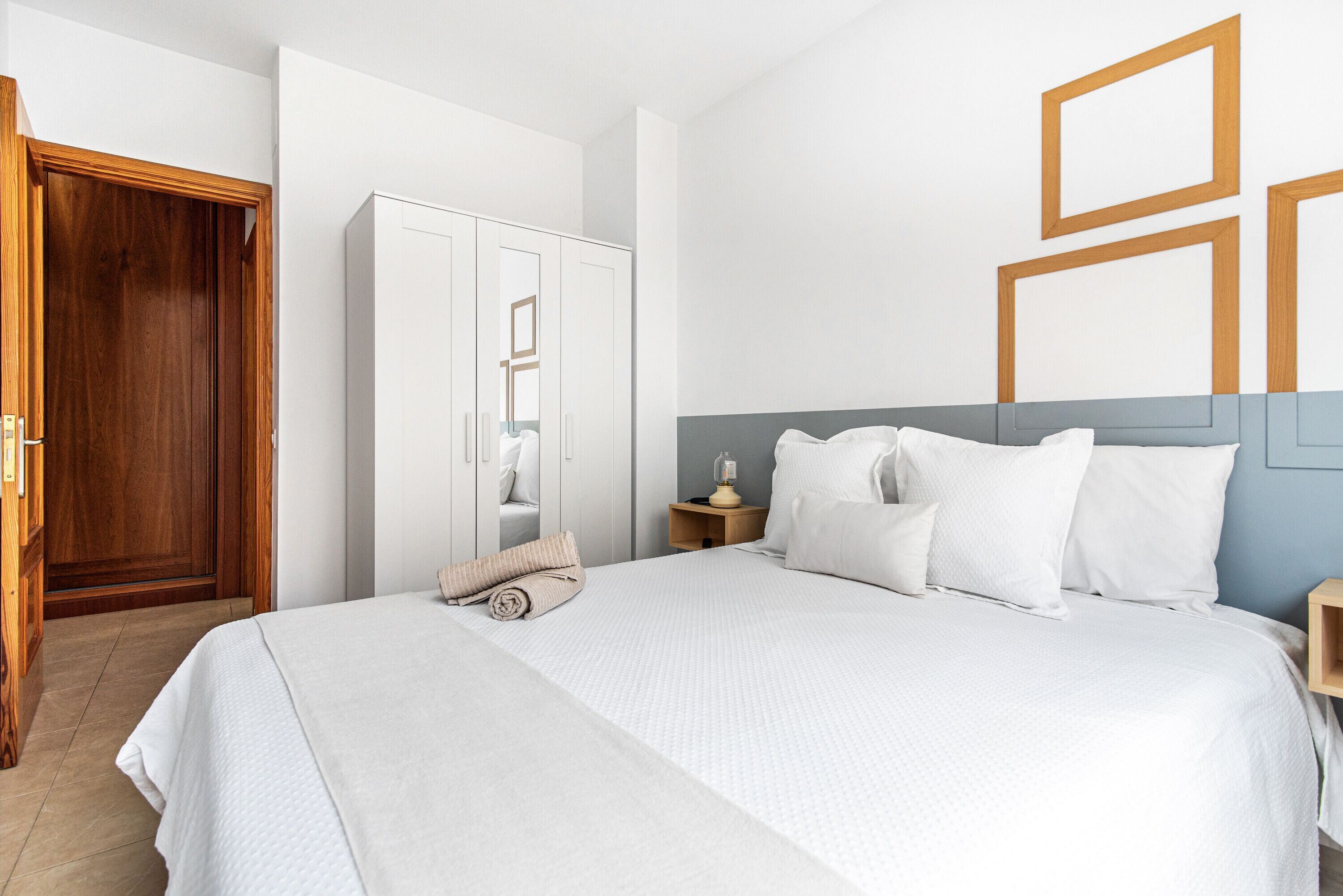 2 habitaciones, tabla de planchar con plancha y wifi gratis 