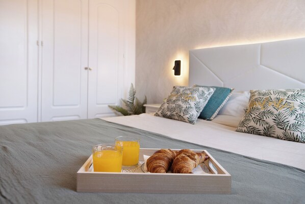 1 slaapkamer, een strijkplank/strijkijzer, gratis wifi, beddengoed