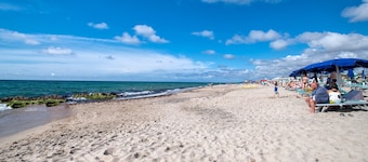 Holiday Home 'Casetta Al Mare' with Wi-Fi – A/C in Bedroom